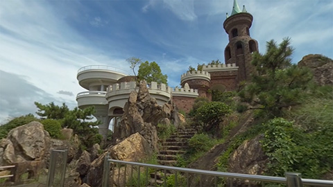 RehaVRのVR散歩コース「手柄山中央公園 お城を散歩」のイメージ画像です