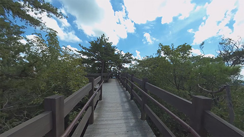 RehaVRコンテンツ 鬼ノ城 展望台に向かって散歩のVR散歩イメージ