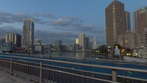 RehaVRコンテンツ 夕焼けの佃大橋を渡るのVR散歩イメージ